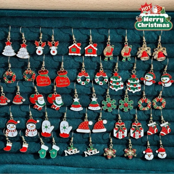 ⭐️ 5 for $25 Holiday Festive Christmas Snowman Earrings Gold Tone - Picture 3 of 8